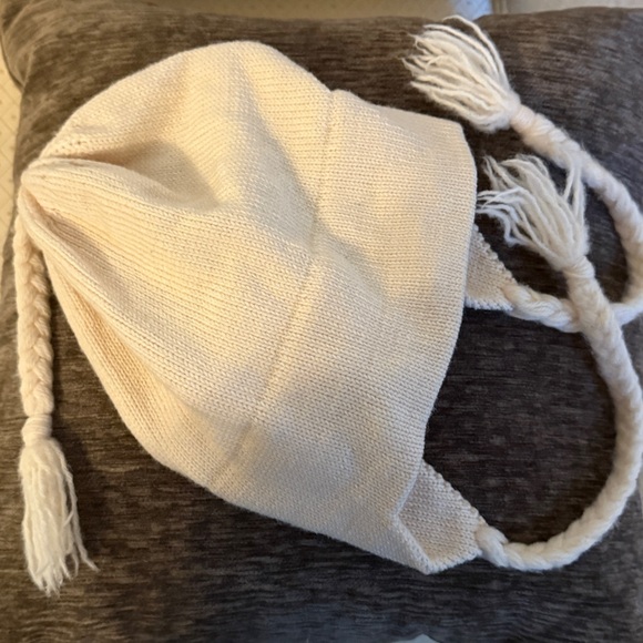 Moriarity Cream Hat w/Braided Tassels. 100% wool. Handmade in Stowe, VT. NWOT. - Picture 1 of 11